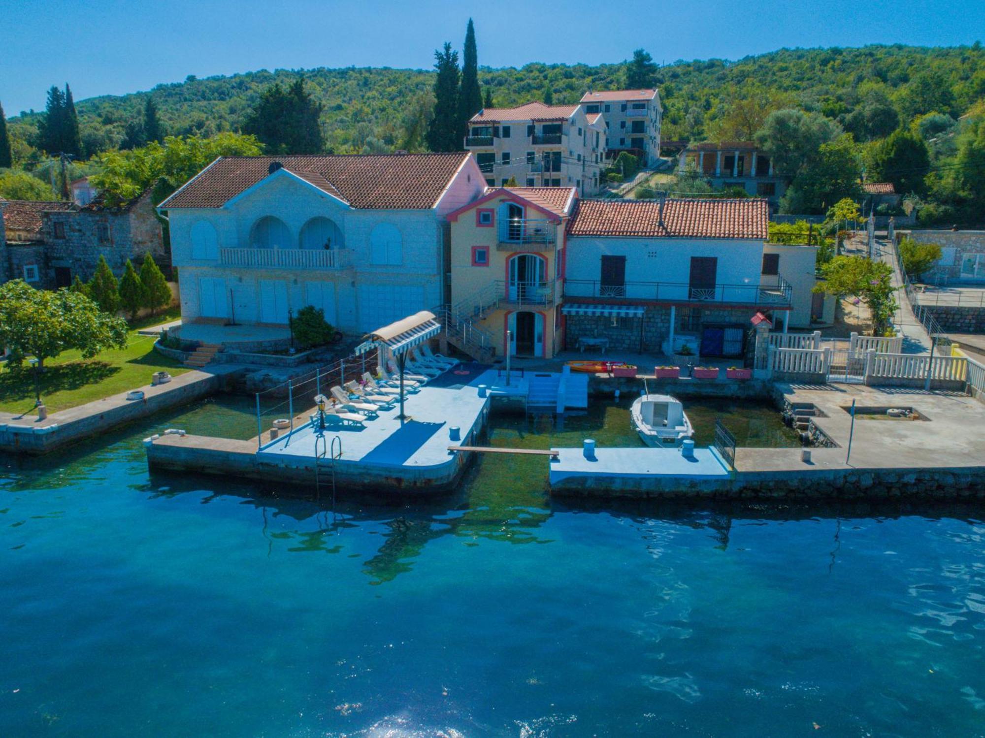 Porto Del Sole Apartments Tivat Ngoại thất bức ảnh