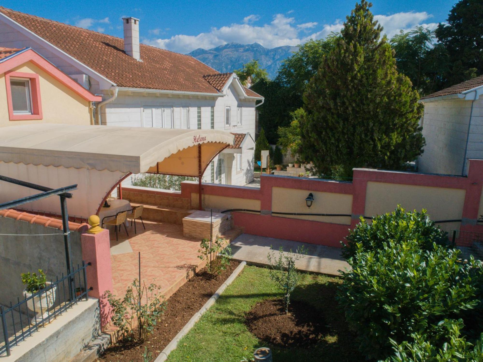 Porto Del Sole Apartments Tivat Ngoại thất bức ảnh