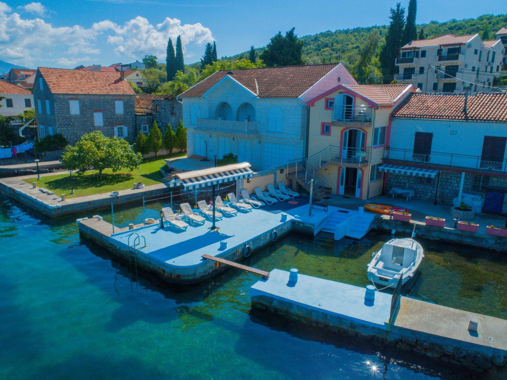 Porto Del Sole Apartments Tivat Ngoại thất bức ảnh