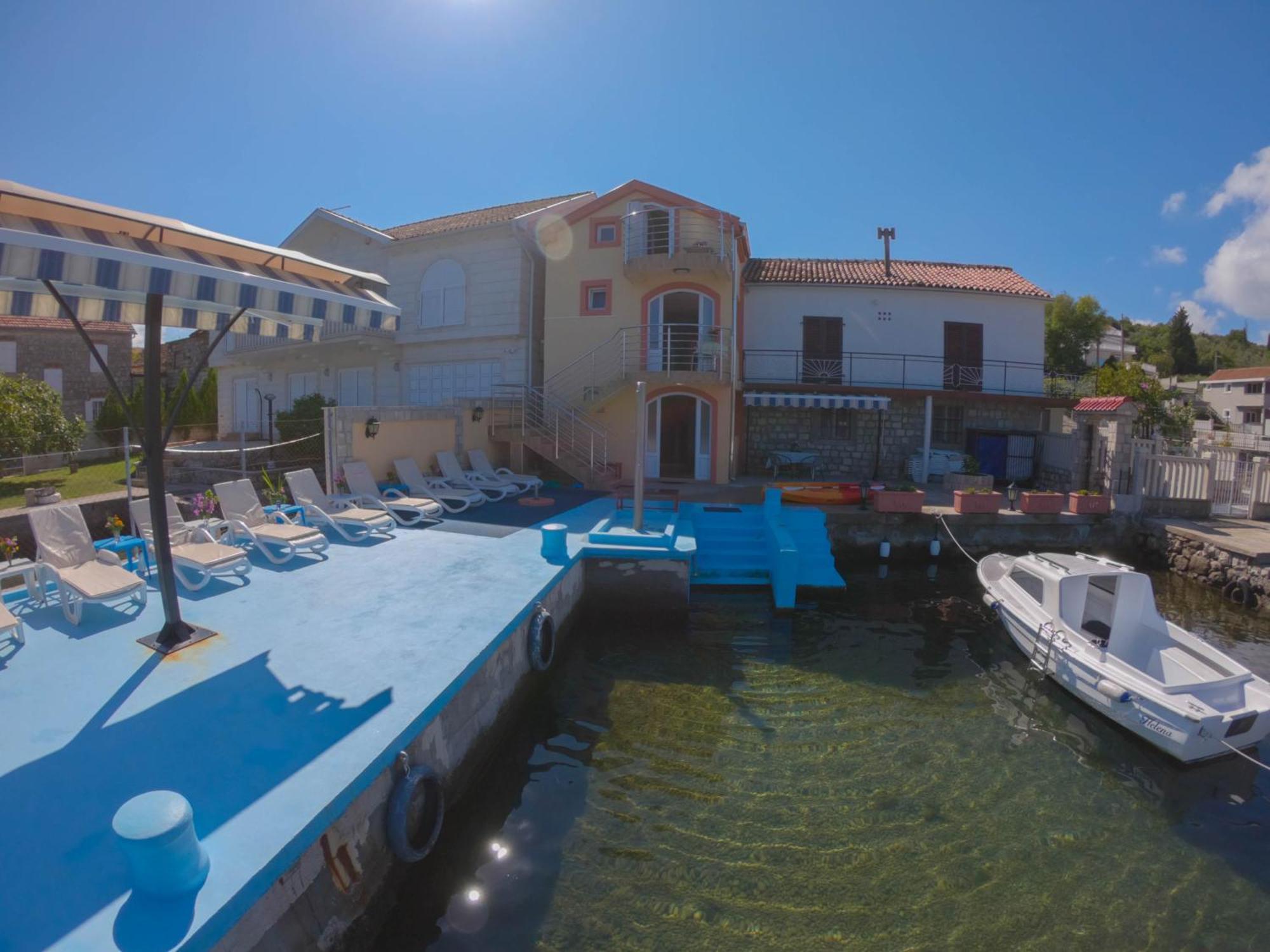 Porto Del Sole Apartments Tivat Ngoại thất bức ảnh