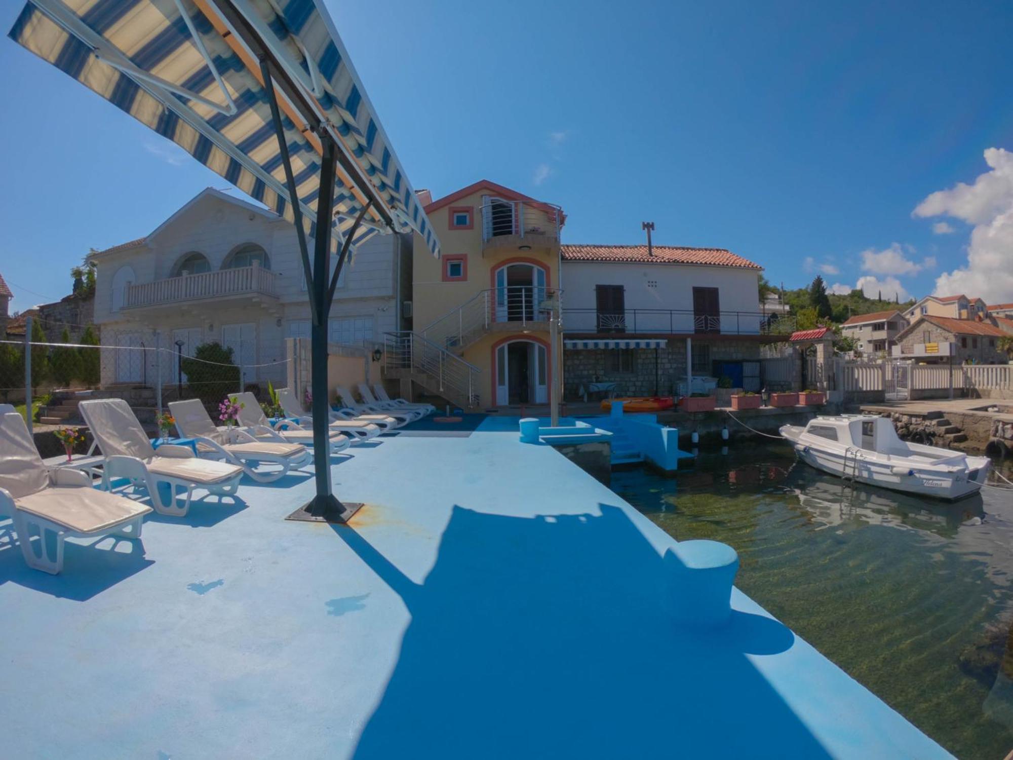 Porto Del Sole Apartments Tivat Ngoại thất bức ảnh