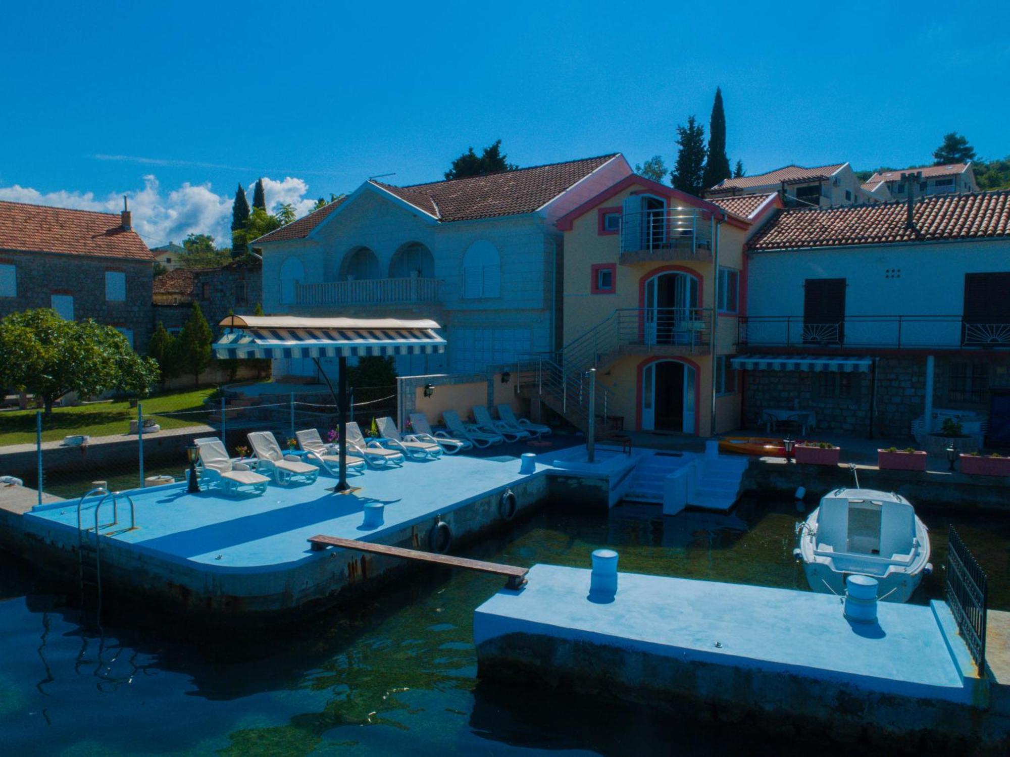 Porto Del Sole Apartments Tivat Ngoại thất bức ảnh
