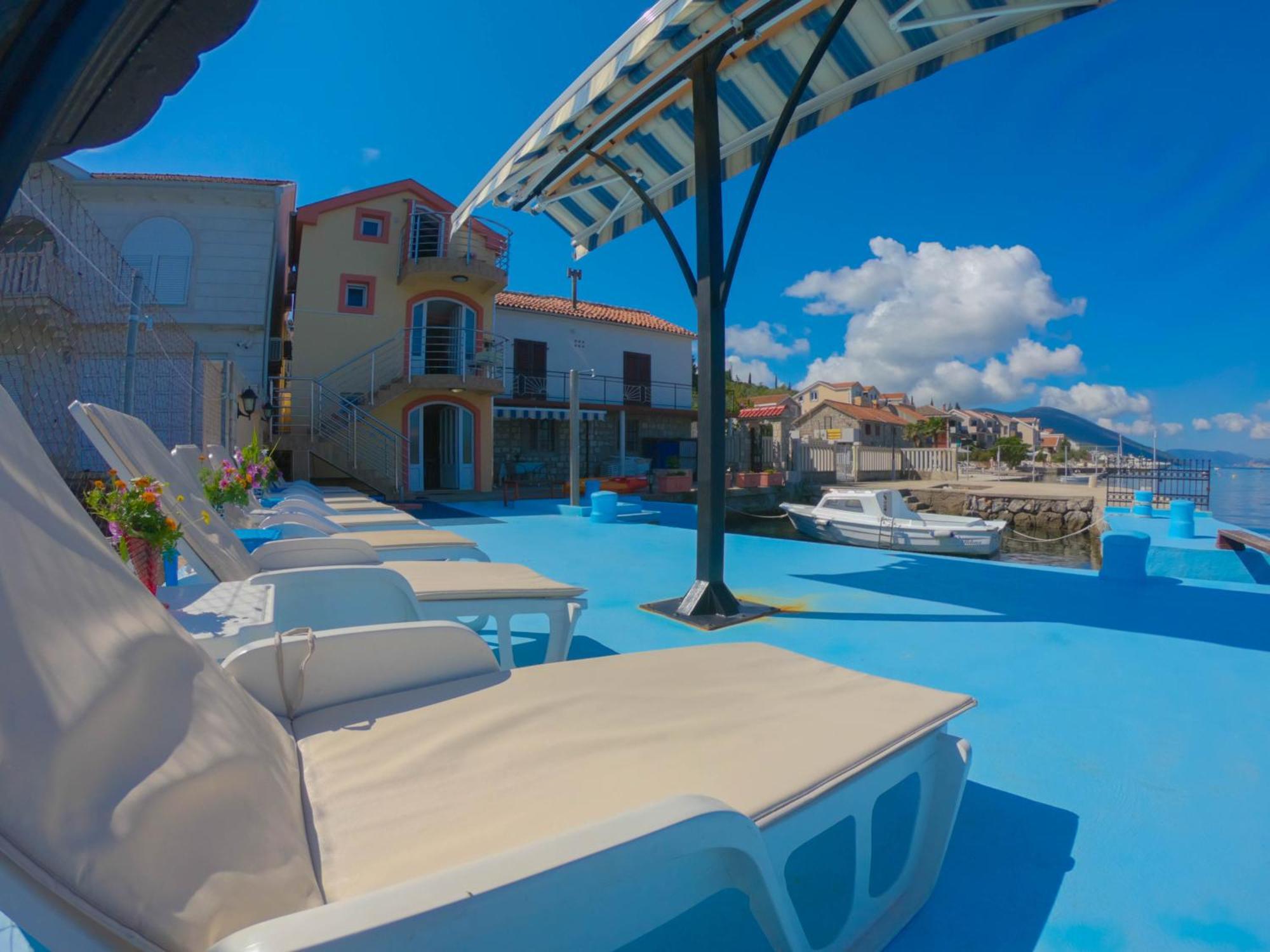 Porto Del Sole Apartments Tivat Ngoại thất bức ảnh