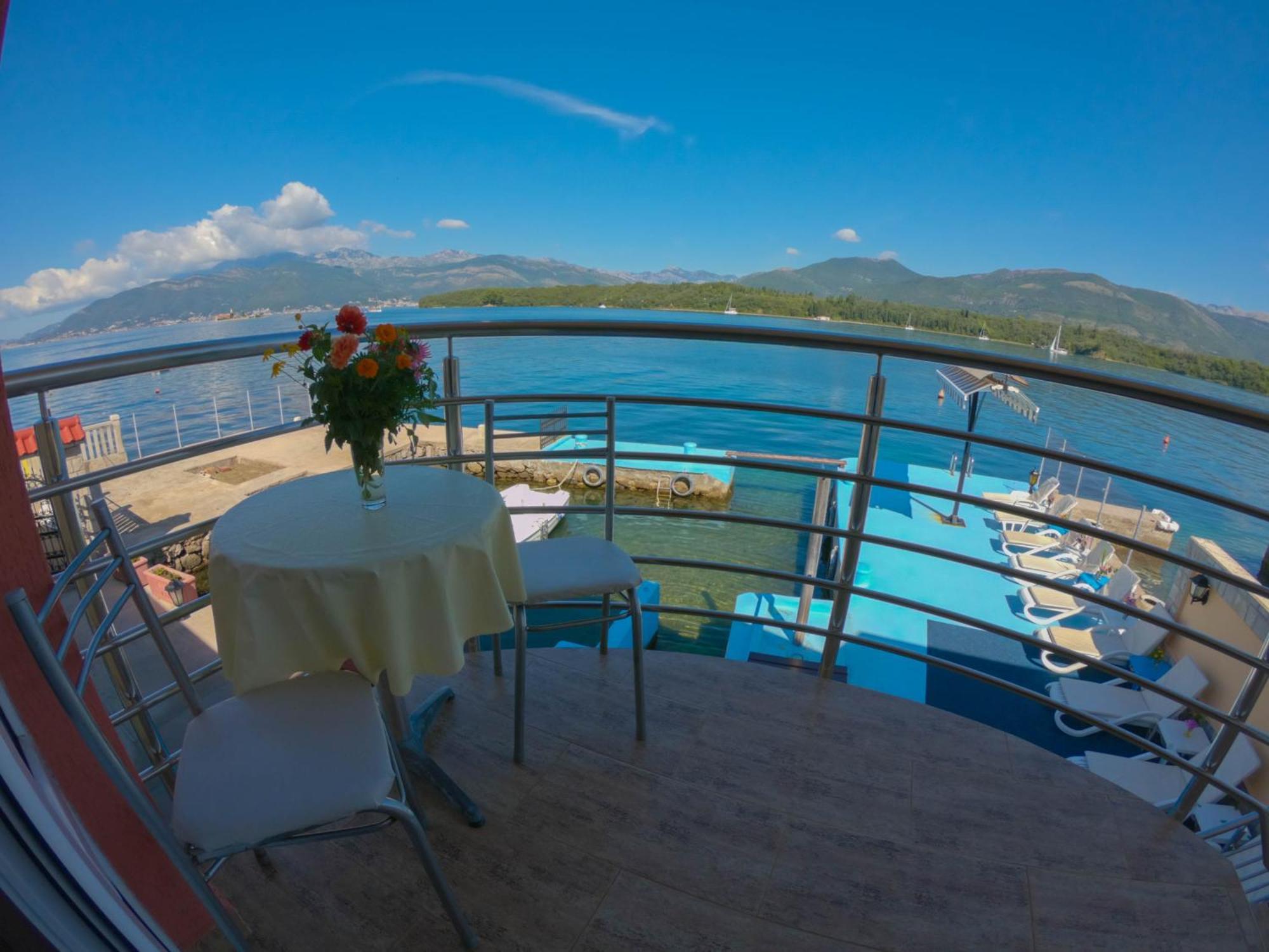 Porto Del Sole Apartments Tivat Ngoại thất bức ảnh